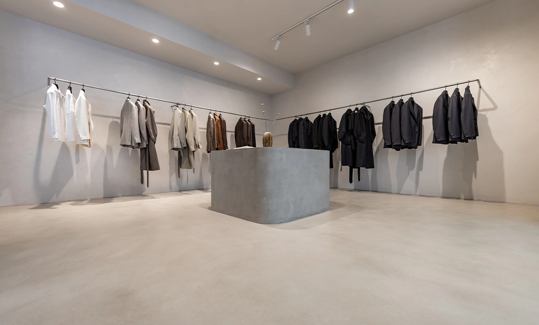 Sol en béton ciré dans une boutique